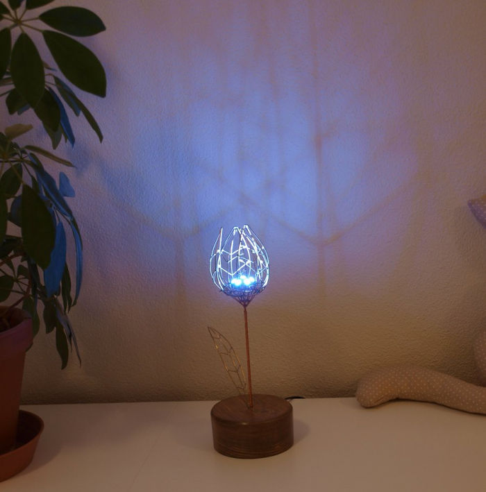 People Are Saying This Husband Just Won Valentine’s Day By Gifting His Wife A Mechanical Flower That Blooms When Touched People Are Saying This Husband Just Won Valentine’s Day By Gifting His Wife A Mechanical Flower That Blooms When Touched