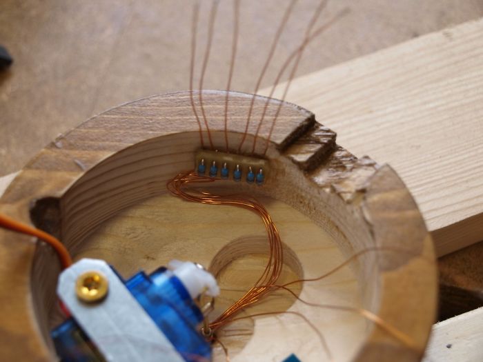 People Are Saying This Husband Just Won Valentine’s Day By Gifting His Wife A Mechanical Flower That Blooms When Touched People Are Saying This Husband Just Won Valentine’s Day By Gifting His Wife A Mechanical Flower That Blooms When Touched