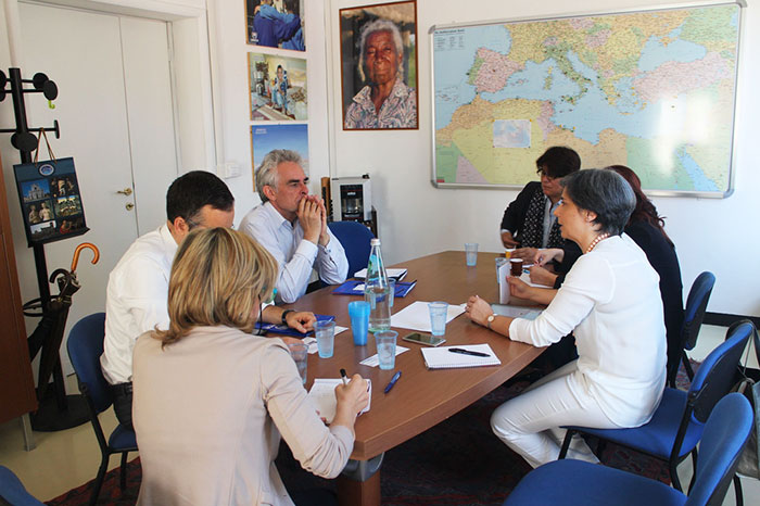 Manager Receives An 8 Hours Notice To Fire All His Staff, Orders Pizza And Writes Recommendations For Everyone Instead Manager Receives An 8 Hours Notice To Fire All His Staff, Orders Pizza And Writes Recommendations For Everyone Instead