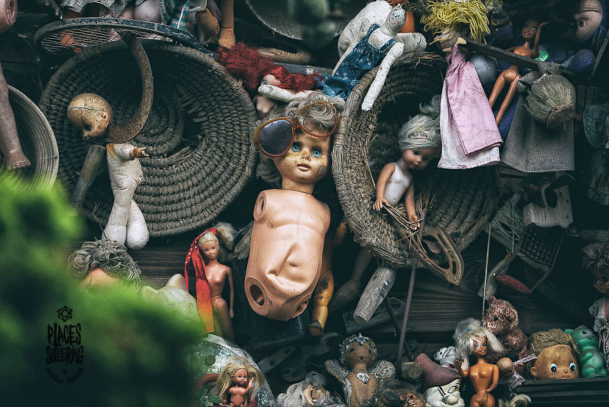 The House With Creepy Dolls The House With Creepy Dolls