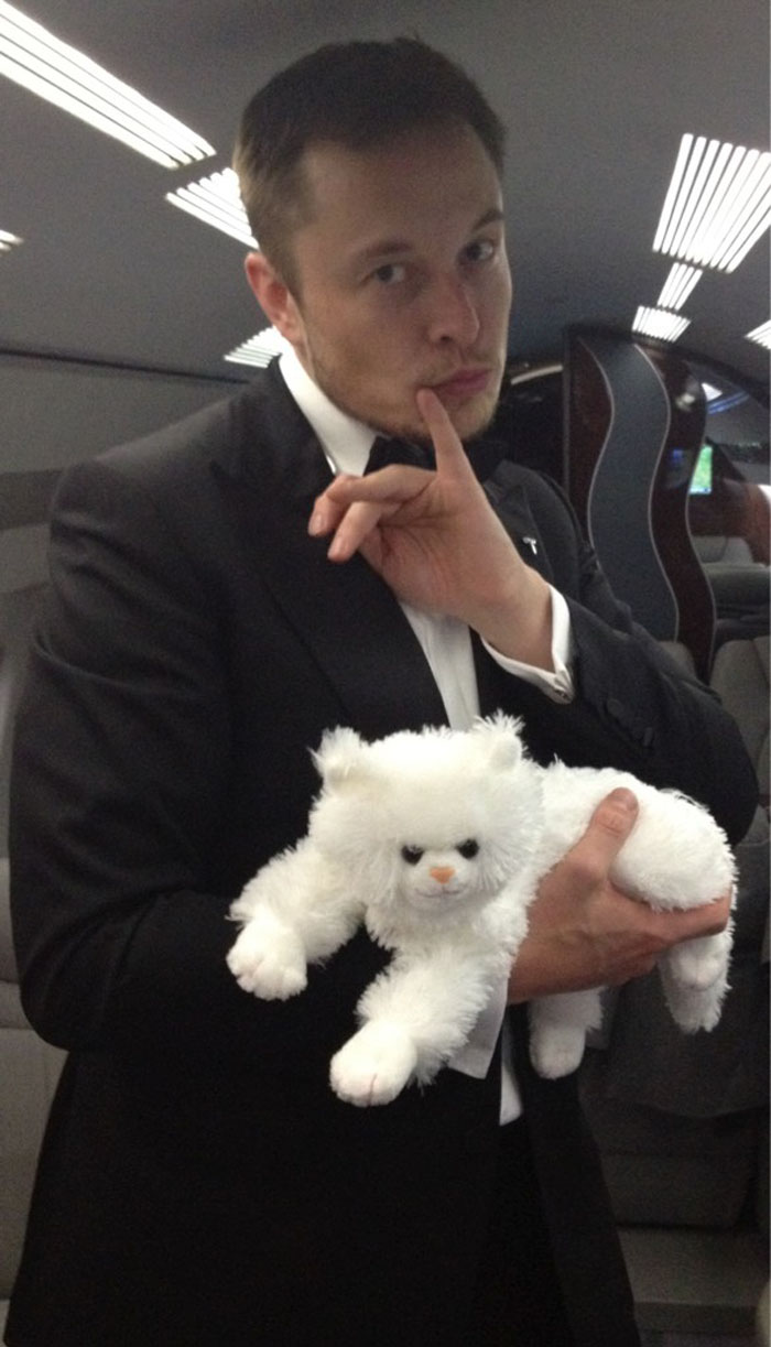 Elon Musk And Mars ‘Flirt’ On Twitter And It’s Hilarious Elon Musk And Mars ‘Flirt’ On Twitter And It’s Hilarious