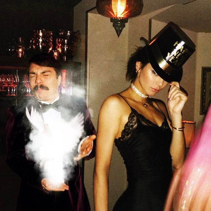 This Guy Won’t Stop Photoshopping Himself Into Kendall Jenner’s Photos And It Makes Them 10 Times Better This Guy Won’t Stop Photoshopping Himself Into Kendall Jenner’s Photos And It Makes Them 10 Times Better