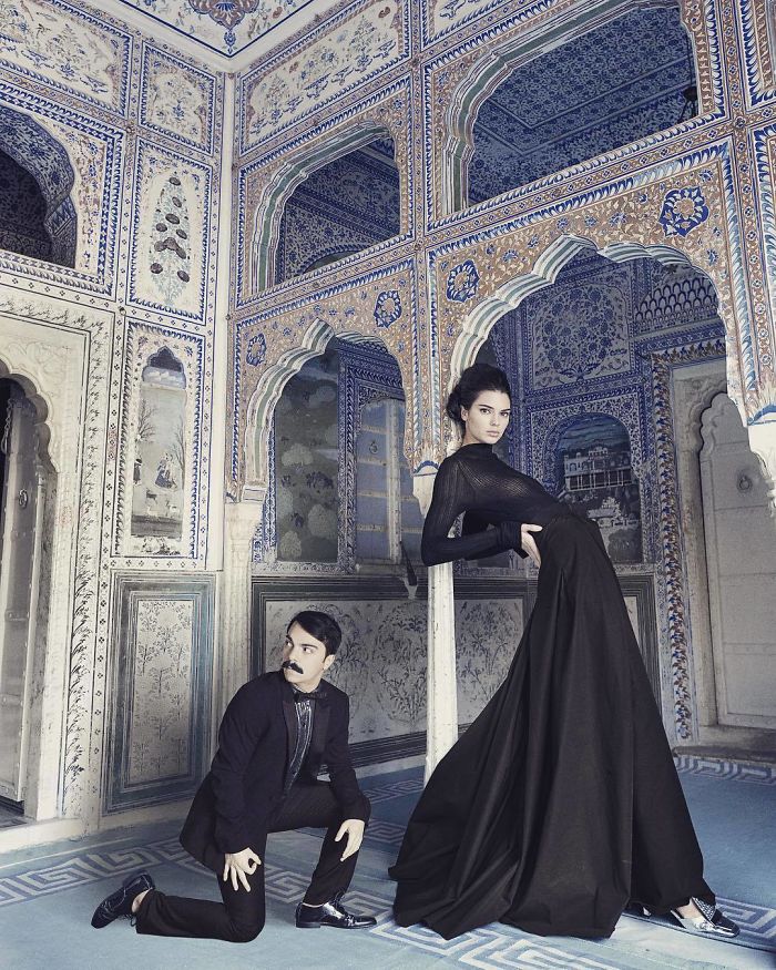 This Guy Won’t Stop Photoshopping Himself Into Kendall Jenner’s Photos And It Makes Them 10 Times Better This Guy Won’t Stop Photoshopping Himself Into Kendall Jenner’s Photos And It Makes Them 10 Times Better