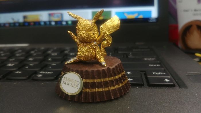 Chinese Artist Creates Tiny Sculptures Using Ferrero Rocher Packaging (28 Pics)