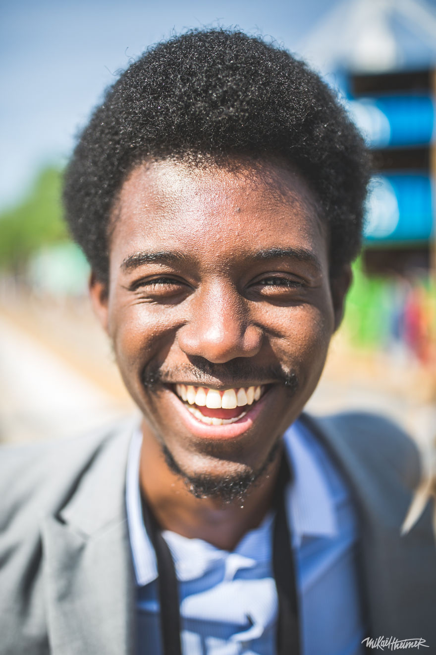 I Capture People Without Their ‘Masks’ By Getting Very Close To Them I Capture People Without Their ‘Masks’ By Getting Very Close To Them