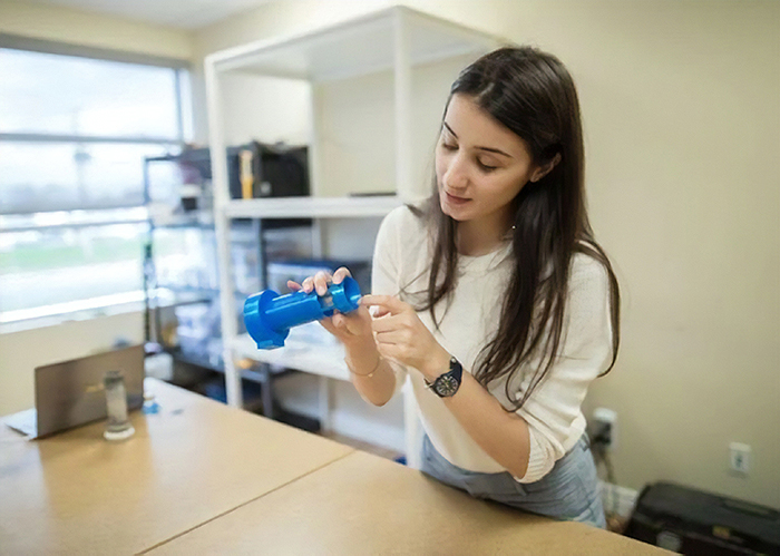 This Syrian Refugee Fled War-Torn Country In 2016 And Now Created A Charger That Uses A Plane&#8217;s Air Vents To Power Devices
