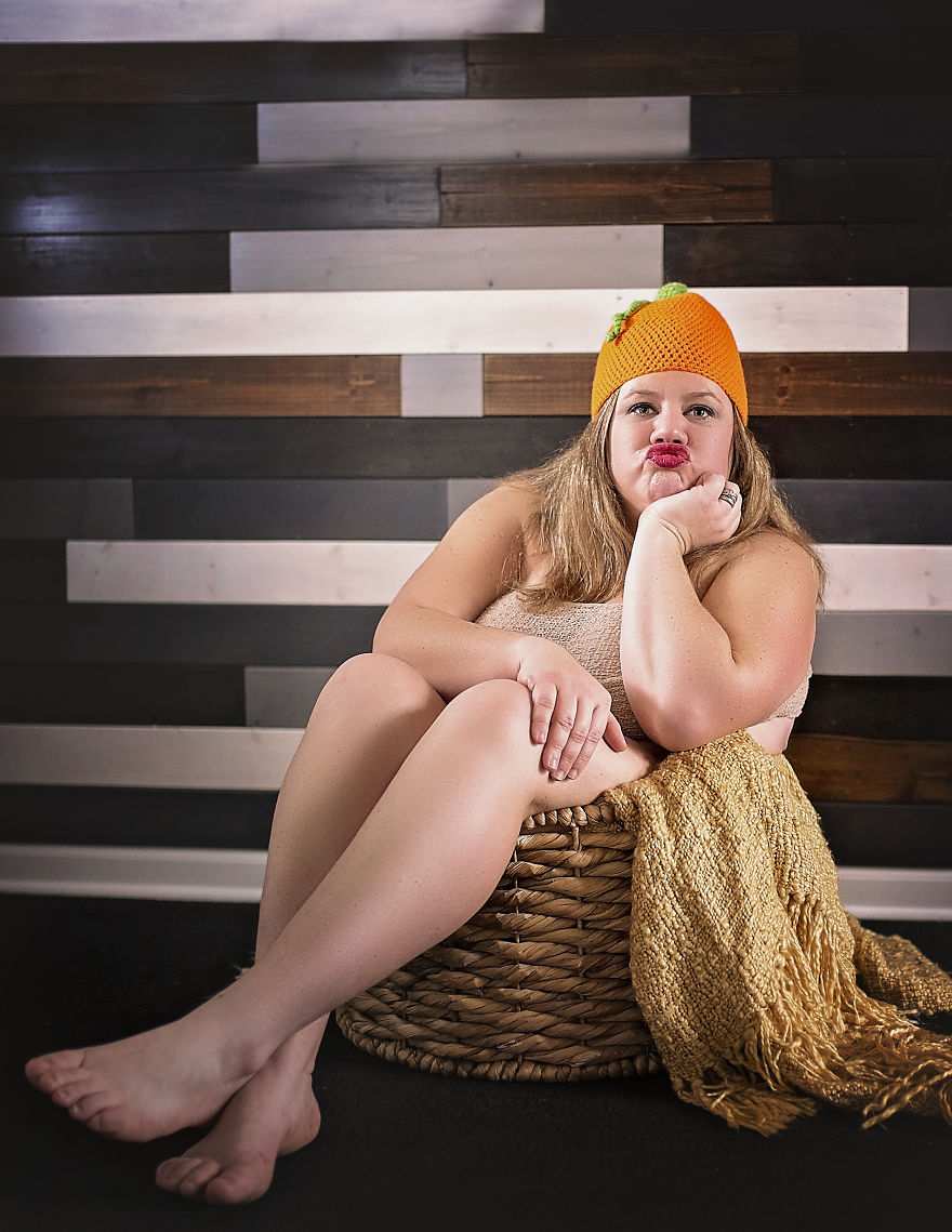 I Asked My 34-Year-Old Friend To Pose For A Newborn Photo Session I Asked My 34-Year-Old Friend To Pose For A Newborn Photo Session