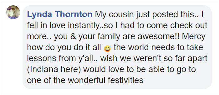 Woman Turned 110-Year-Old Dead Tree Into A Free Little Library For The Neighborhood And It Looks Magical Woman Turned 110-Year-Old Dead Tree Into A Free Little Library For The Neighborhood And It Looks Magical