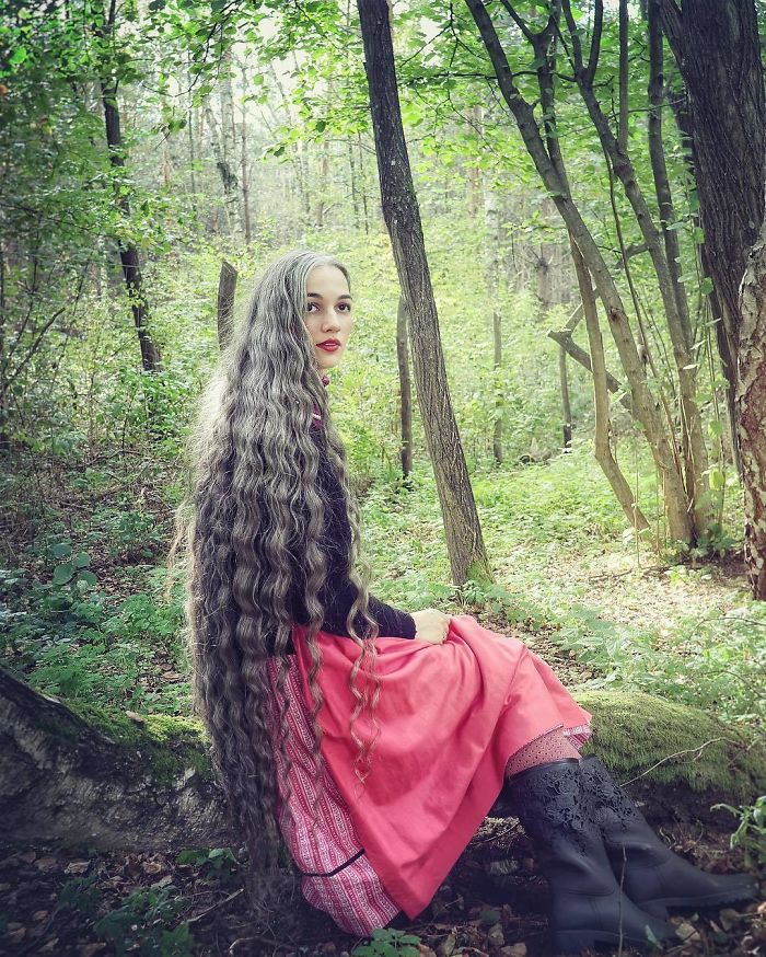 These 50 Women Who Ditched Dyeing Their Hair Look So Good It May Convince You To Do The Same