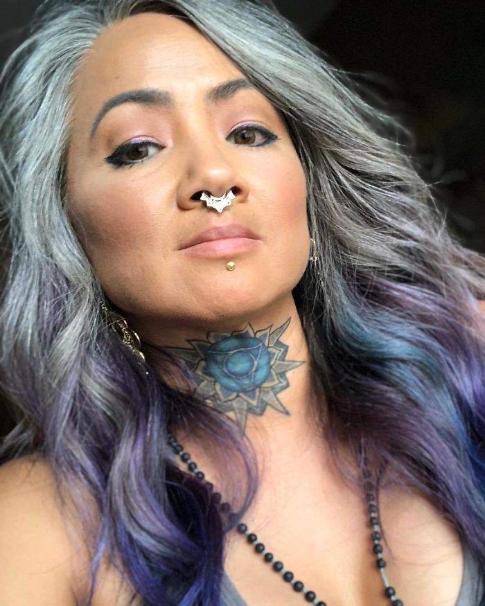 These 50 Women Who Ditched Dyeing Their Hair Look So Good It May Convince You To Do The Same These 50 Women Who Ditched Dyeing Their Hair Look So Good It May Convince You To Do The Same