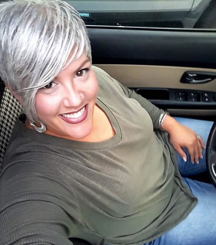 These 50 Women Who Ditched Dyeing Their Hair Look So Good It May Convince You To Do The Same These 50 Women Who Ditched Dyeing Their Hair Look So Good It May Convince You To Do The Same