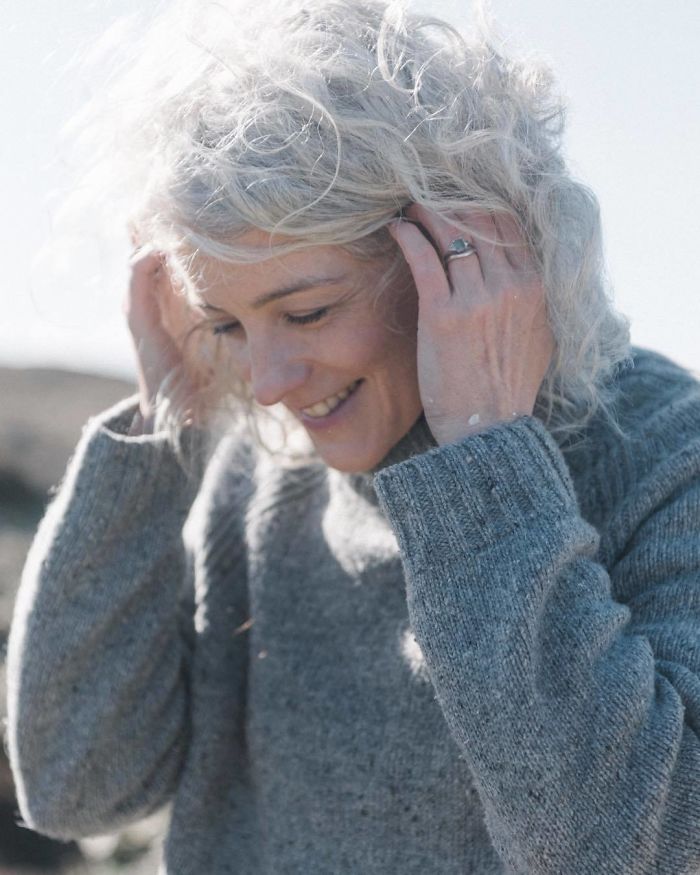 These 50 Women Who Ditched Dyeing Their Hair Look So Good It May Convince You To Do The Same These 50 Women Who Ditched Dyeing Their Hair Look So Good It May Convince You To Do The Same