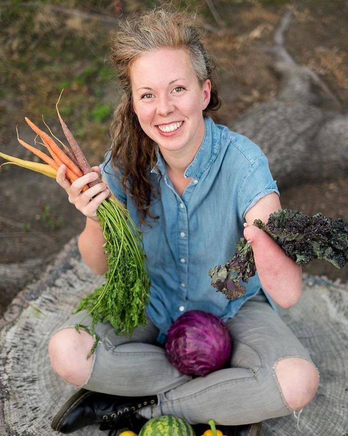 These 50 Women Who Ditched Dyeing Their Hair Look So Good It May Convince You To Do The Same These 50 Women Who Ditched Dyeing Their Hair Look So Good It May Convince You To Do The Same
