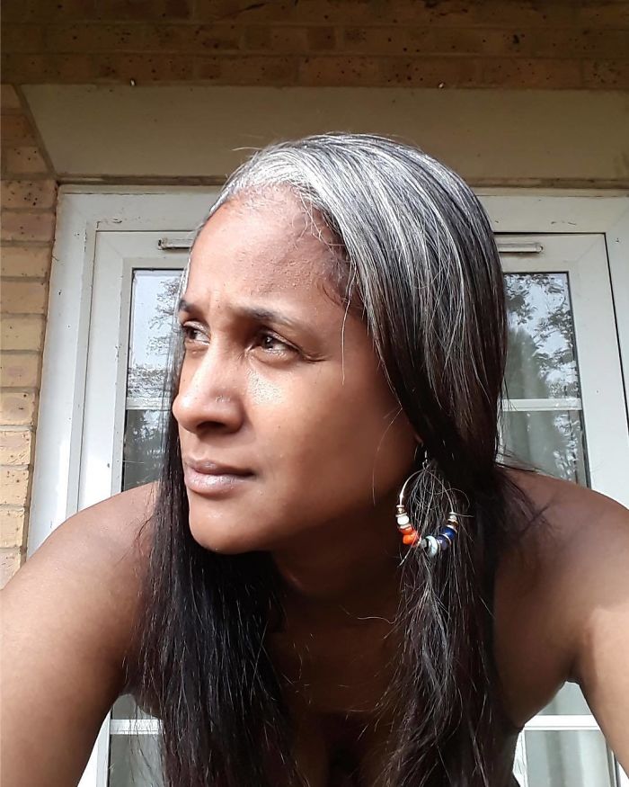 These 50 Women Who Ditched Dyeing Their Hair Look So Good It May Convince You To Do The Same These 50 Women Who Ditched Dyeing Their Hair Look So Good It May Convince You To Do The Same