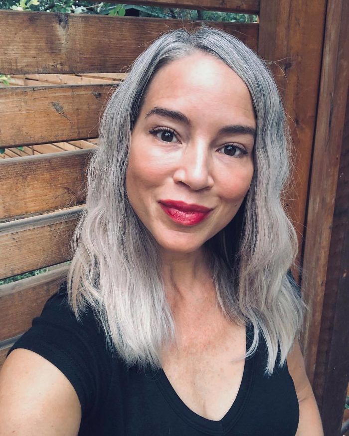 These 50 Women Who Ditched Dyeing Their Hair Look So Good It May Convince You To Do The Same These 50 Women Who Ditched Dyeing Their Hair Look So Good It May Convince You To Do The Same
