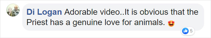 Priest Has An Adorable Reaction To A Dog Who Crashed His Church Service Priest Has An Adorable Reaction To A Dog Who Crashed His Church Service