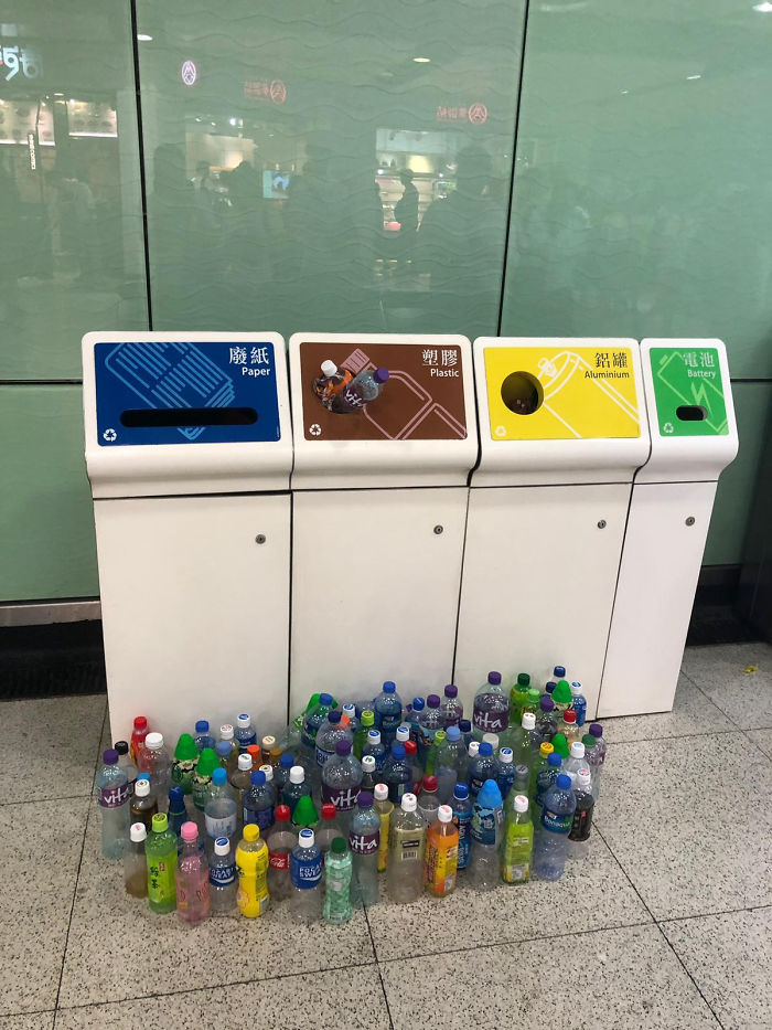 14 Pics From The Massive Protests In Hong Kong That Illustrate The Discipline And Respect Of The People 14 Pics From The Massive Protests In Hong Kong That Illustrate The Discipline And Respect Of The People