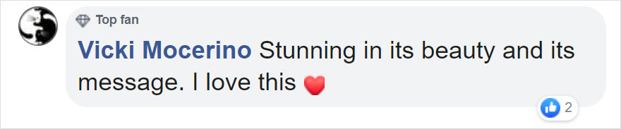 Giant Hands Reaching For Each Other Becomes The Newest Monumental Sculpture In Venice Giant Hands Reaching For Each Other Becomes The Newest Monumental Sculpture In Venice