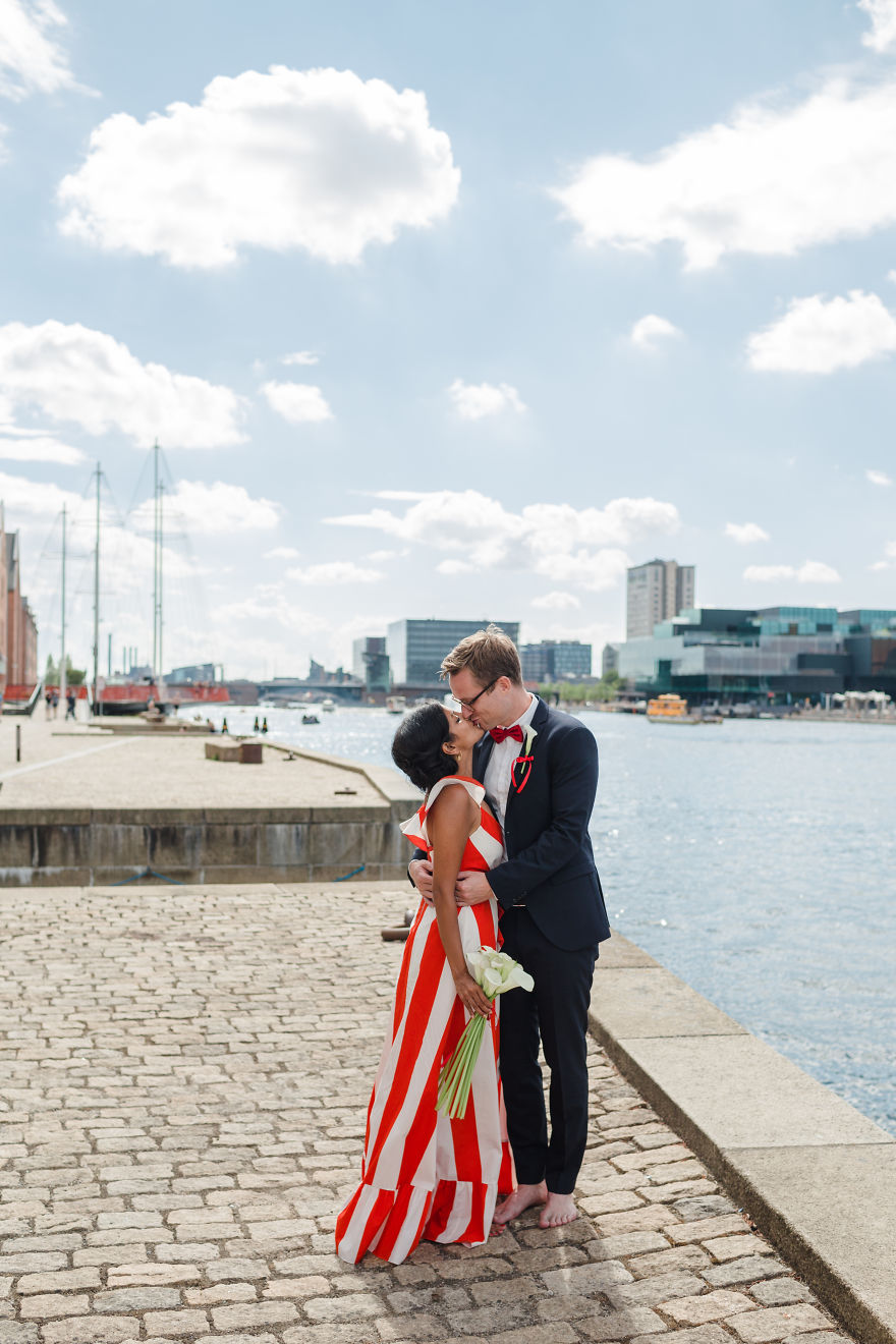After They Said “I Do” They Jumped Into A Copenhagen Canal Together After They Said “I Do” They Jumped Into A Copenhagen Canal Together