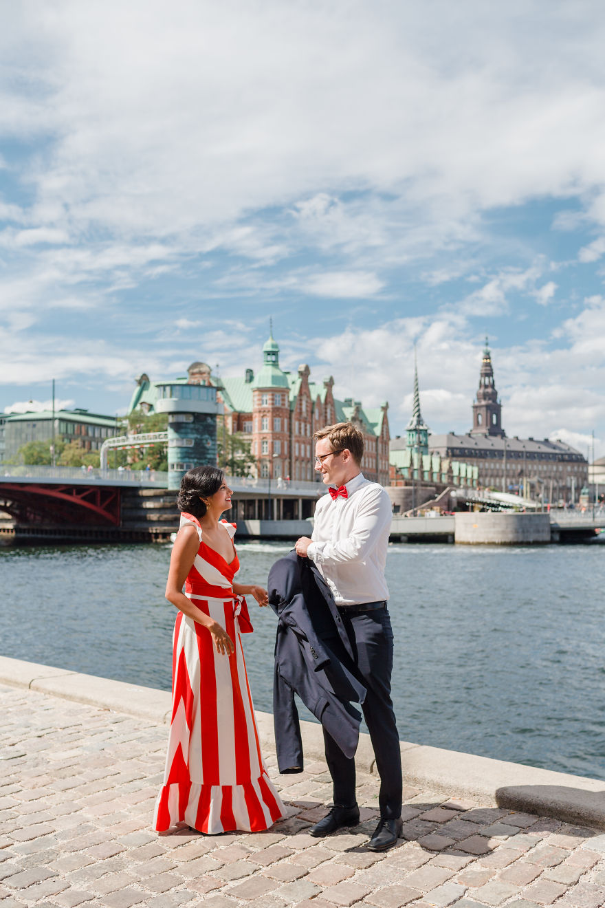 After They Said “I Do” They Jumped Into A Copenhagen Canal Together After They Said “I Do” They Jumped Into A Copenhagen Canal Together