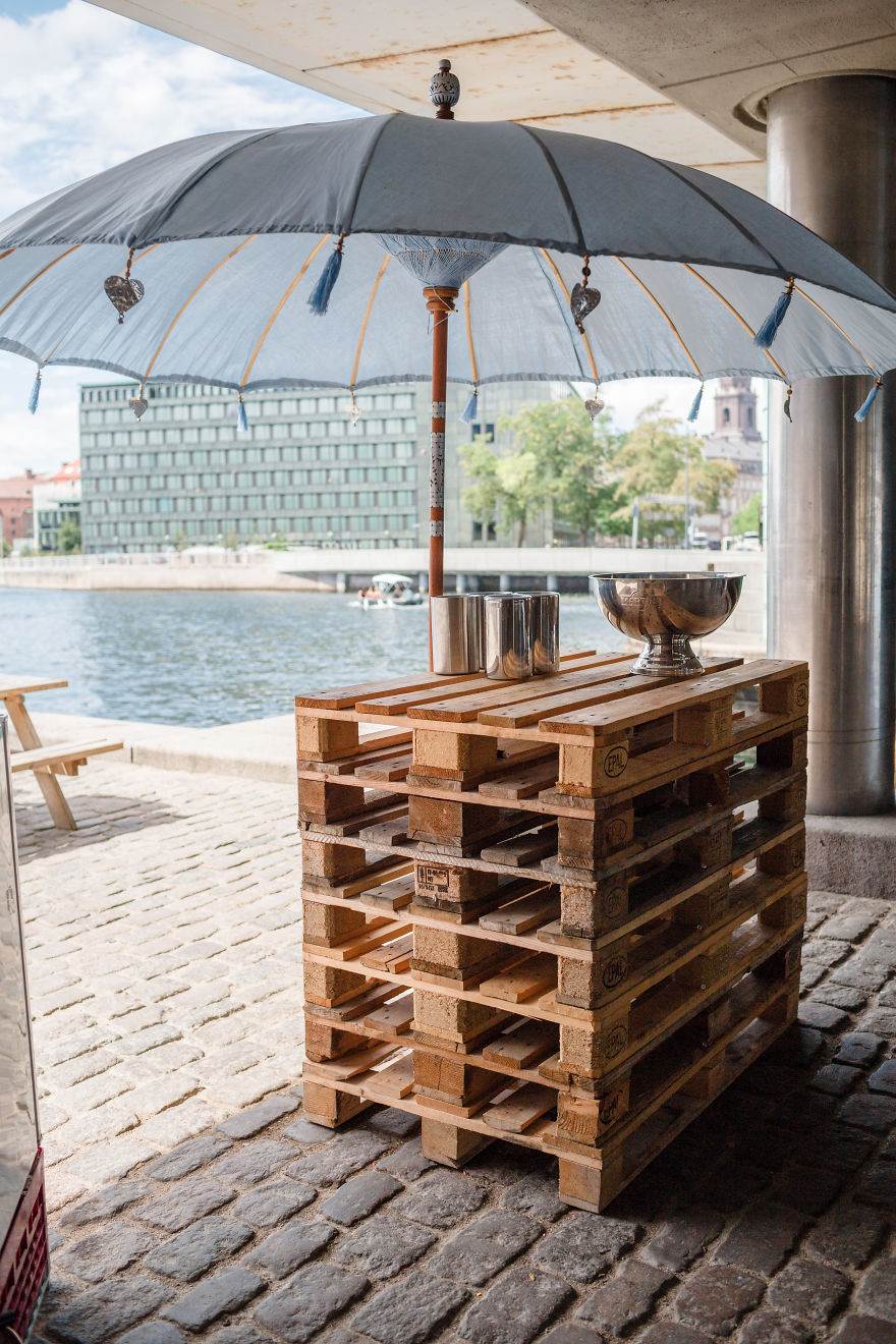 After They Said “I Do” They Jumped Into A Copenhagen Canal Together After They Said “I Do” They Jumped Into A Copenhagen Canal Together