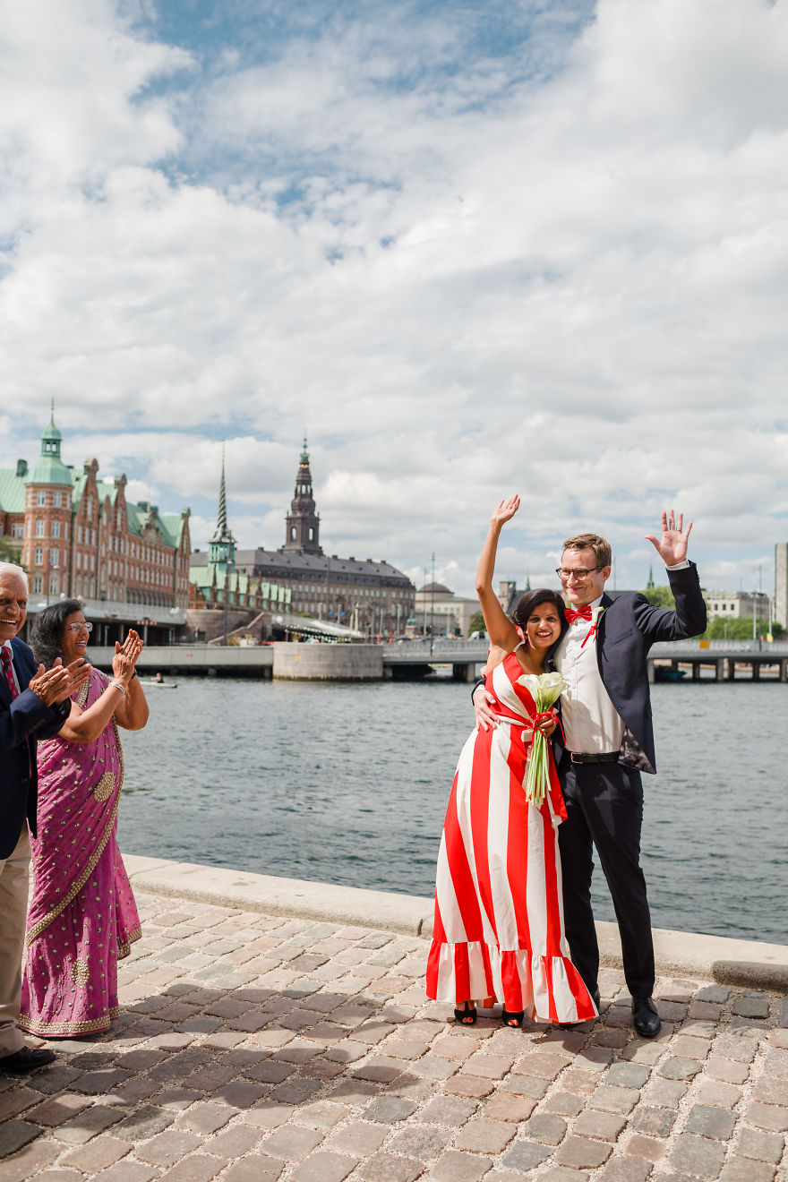 After They Said “I Do” They Jumped Into A Copenhagen Canal Together After They Said “I Do” They Jumped Into A Copenhagen Canal Together