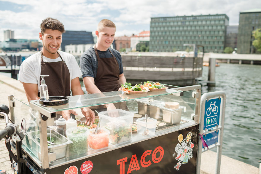 After They Said “I Do” They Jumped Into A Copenhagen Canal Together After They Said “I Do” They Jumped Into A Copenhagen Canal Together