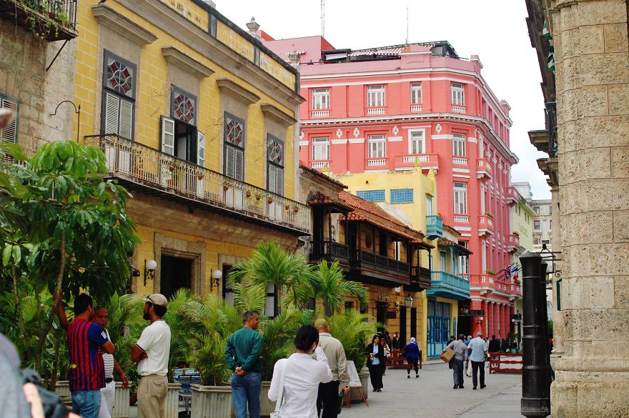 I Went To Havana And Took Pictures Of The Clash Between Touristic Cuba And Cuba We Normally Don’t See I Went To Havana And Took Pictures Of The Clash Between Touristic Cuba And Cuba We Normally Don’t See