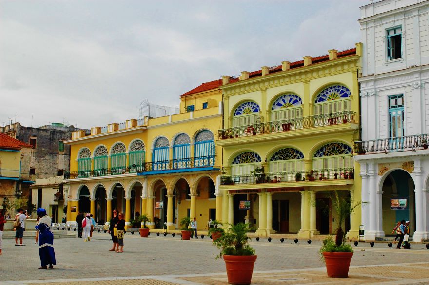 I Went To Havana And Took Pictures Of The Clash Between Touristic Cuba And Cuba We Normally Don’t See I Went To Havana And Took Pictures Of The Clash Between Touristic Cuba And Cuba We Normally Don’t See