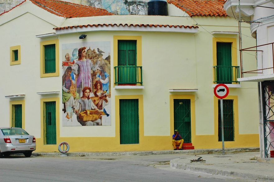 I Went To Havana And Took Pictures Of The Clash Between Touristic Cuba And Cuba We Normally Don’t See I Went To Havana And Took Pictures Of The Clash Between Touristic Cuba And Cuba We Normally Don’t See