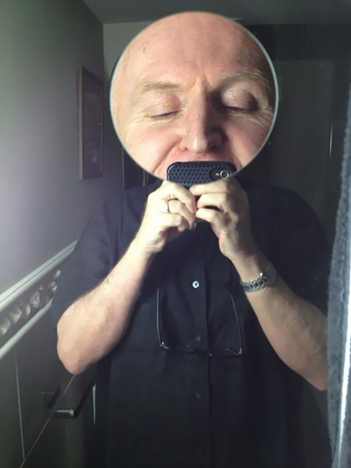 30 Times People Were Hilariously Surprised By Bathroom Mirror Designs 30 Times People Were Hilariously Surprised By Bathroom Mirror Designs