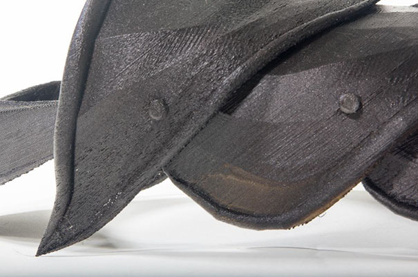 Guy Turns His Cat Into A Total Badass With This 3D Printed Armor Guy Turns His Cat Into A Total Badass With This 3D Printed Armor