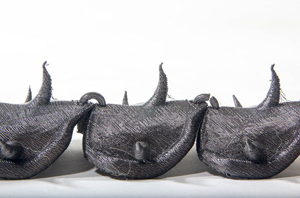 Guy Turns His Cat Into A Total Badass With This 3D Printed Armor Guy Turns His Cat Into A Total Badass With This 3D Printed Armor