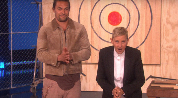 Jason Momoa Raises $31,000 In 45 Seconds By Throwing Axes Jason Momoa Raises $31,000 In 45 Seconds By Throwing Axes
