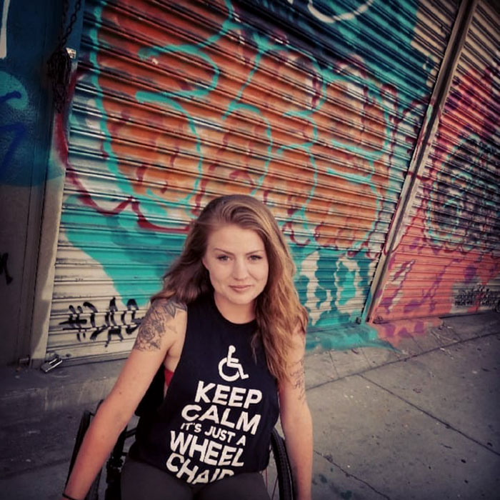 This Woman Lost Both Of Her Legs But Not Her Dark Sense Of Humor, Shows It Off On Tinder This Woman Lost Both Of Her Legs But Not Her Dark Sense Of Humor, Shows It Off On Tinder