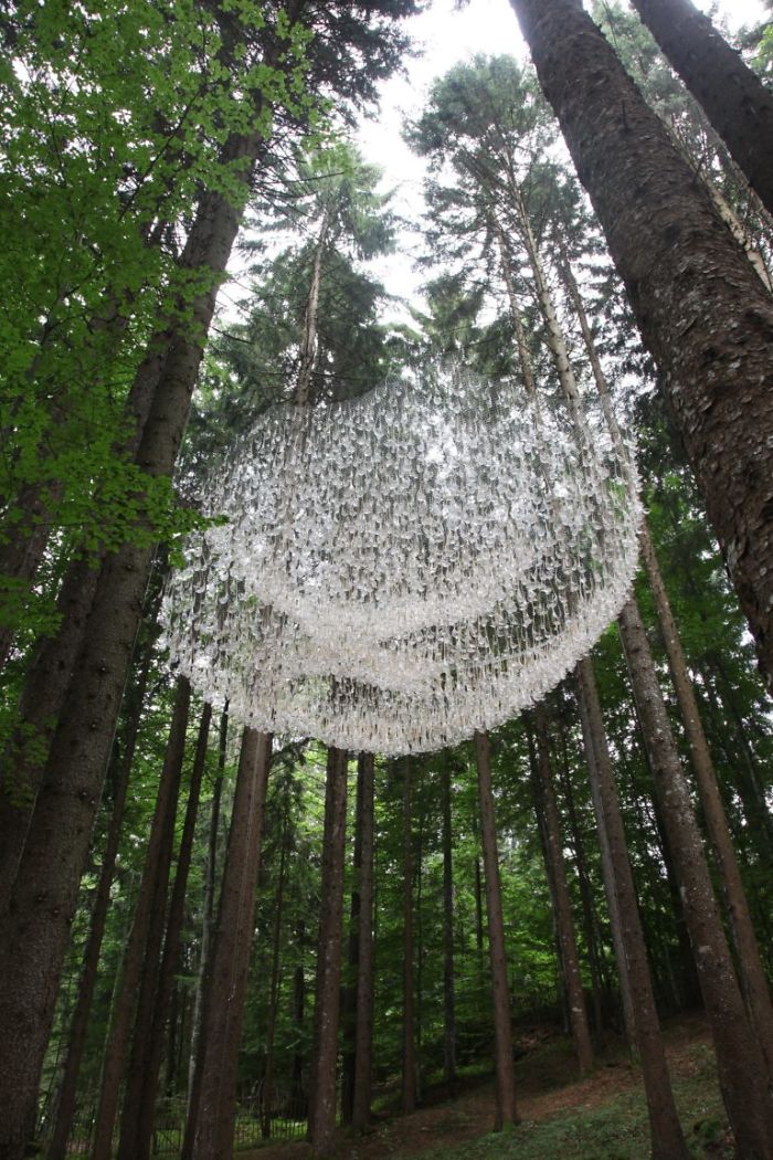 Rainwater &#8216;Chandelier&#8217; Installation Can Collect Up To 800 Pounds Of Water