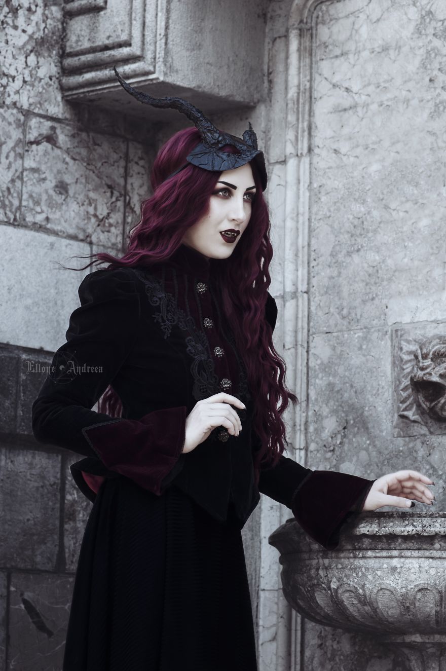 This Artist From Romania Brings All Our Gothic Fantasies To Life This Artist From Romania Brings All Our Gothic Fantasies To Life