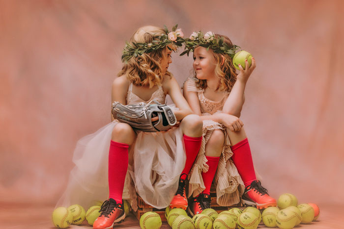 Why Does She Have To Choose?&#8221; Mom Makes A Photoshoot Of &#8216;Girly&#8217; Girls With Athletic Elements And The Result Is Badass