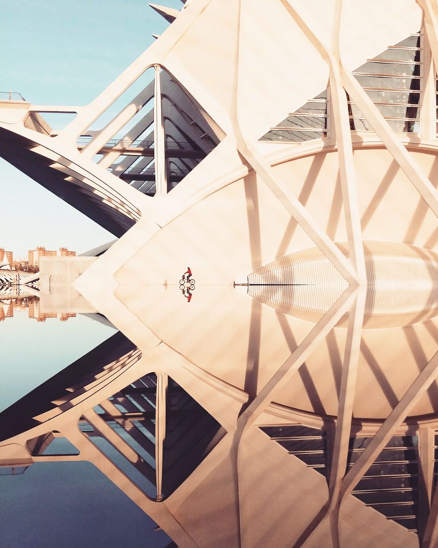 I Travel The Globe To Capture The Parallel Worlds Of Puddles (New Pics) I Travel The Globe To Capture The Parallel Worlds Of Puddles (New Pics)