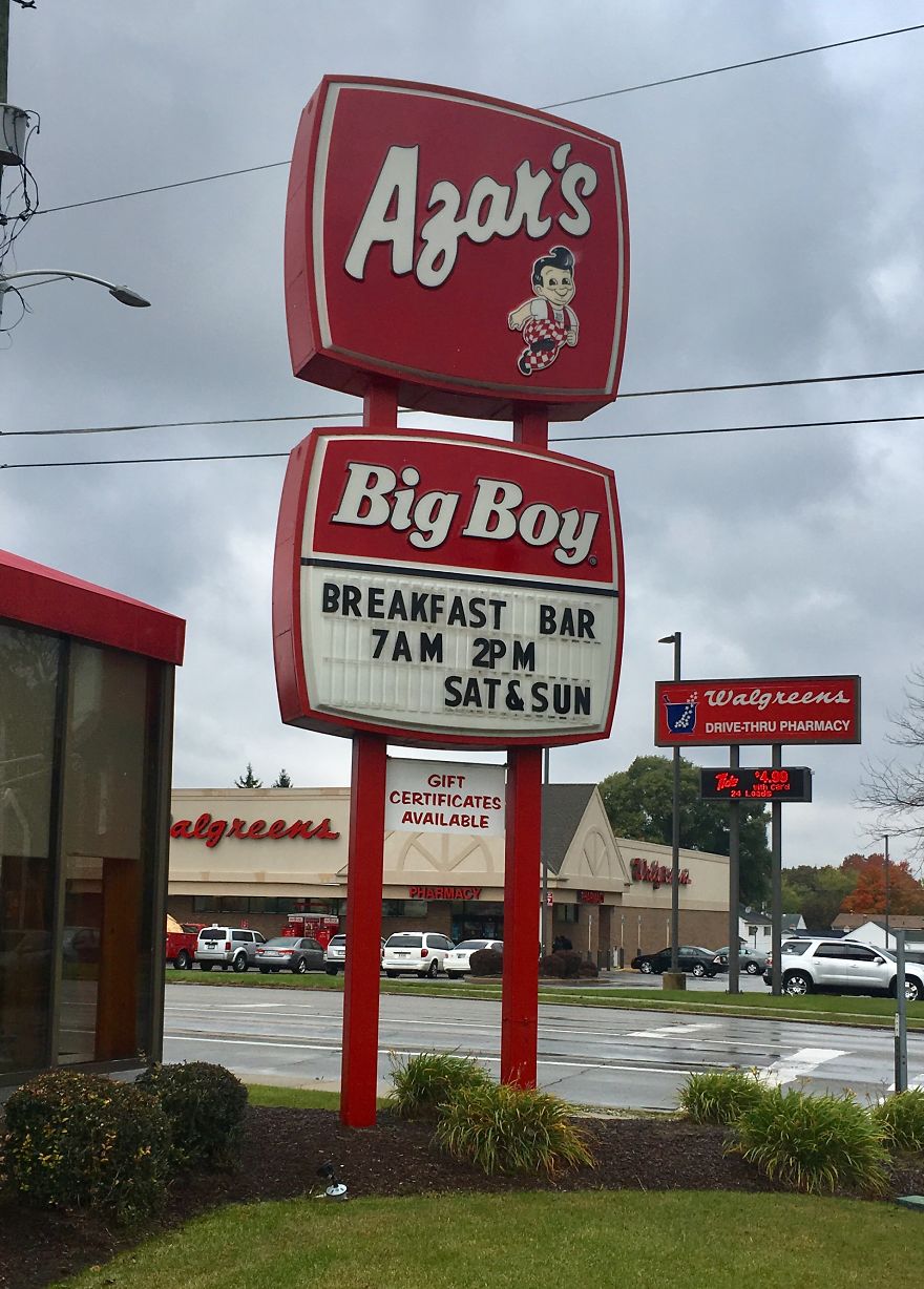 I Track Down And Eat At The Last Surviving Locations Of Nearly Defunct Restaurant Chains