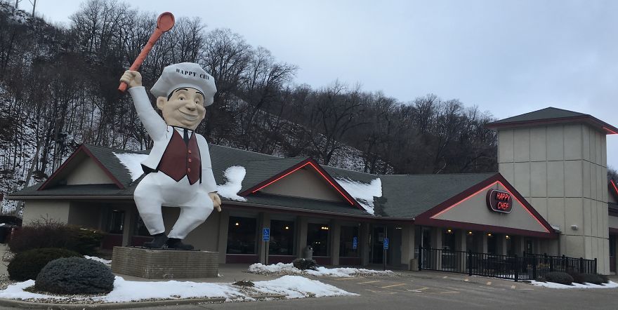 I Track Down And Eat At The Last Surviving Locations Of Nearly Defunct Restaurant Chains
