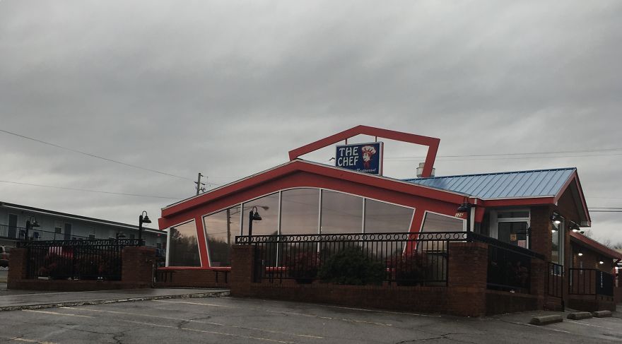 I Track Down And Eat At The Last Surviving Locations Of Nearly Defunct Restaurant Chains
