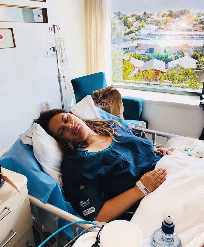 Woman Reveals Before-And-After Pictures Of Her 141-Pound Weight Loss, And She’s Completely Transparent About It Woman Reveals Before-And-After Pictures Of Her 141-Pound Weight Loss, And She’s Completely Transparent About It