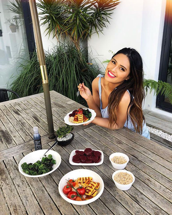 Woman Reveals Before-And-After Pictures Of Her 141-Pound Weight Loss, And She’s Completely Transparent About It Woman Reveals Before-And-After Pictures Of Her 141-Pound Weight Loss, And She’s Completely Transparent About It