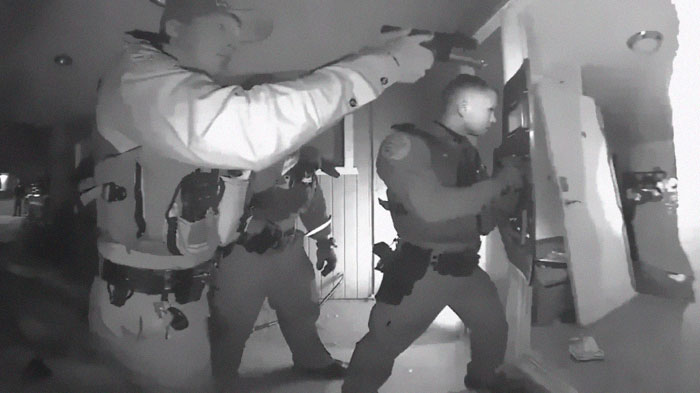 2 Year-Old Unvaccinated Toddler With 105F Gets Rescued From Anti-Vaxx Parents By A SWAT Team