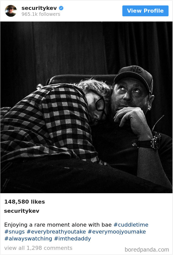 Ed Sheeran’s Security Guard Has An Instagram With 853K Followers, And It’s Better Than His Boss’s Ed Sheeran’s Security Guard Has An Instagram With 853K Followers, And It’s Better Than His Boss’s