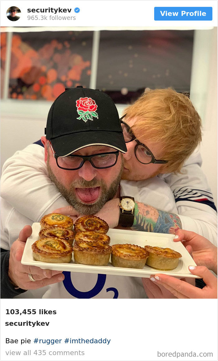 Ed Sheeran’s Security Guard Has An Instagram With 853K Followers, And It’s Better Than His Boss’s Ed Sheeran’s Security Guard Has An Instagram With 853K Followers, And It’s Better Than His Boss’s