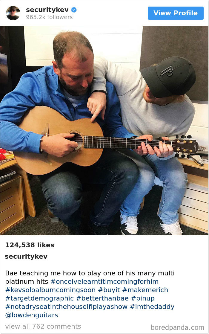 Ed Sheeran’s Security Guard Has An Instagram With 853K Followers, And It’s Better Than His Boss’s Ed Sheeran’s Security Guard Has An Instagram With 853K Followers, And It’s Better Than His Boss’s