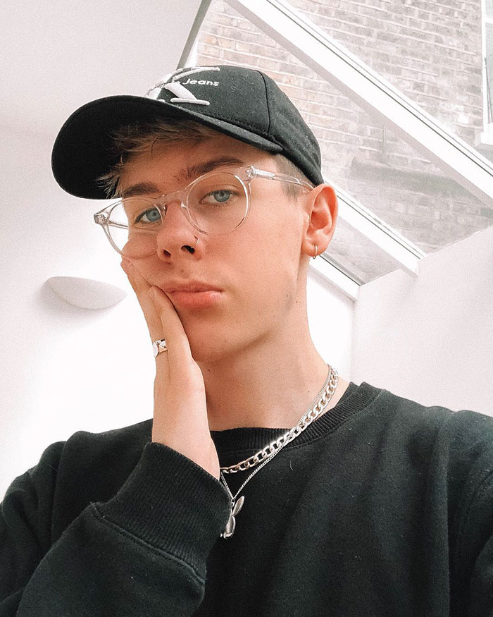 19-Year-Old Fakes Living A Luxurious Life For An Instagram Experiment, Is Surprised With How Easy It Is 19-Year-Old Fakes Living A Luxurious Life For An Instagram Experiment, Is Surprised With How Easy It Is