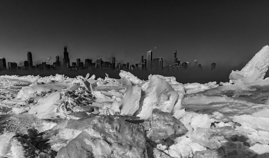 I Went Out In Chicago During The Polar Vortex (-29°c) And Took Photos Along The Lakefront I Went Out In Chicago During The Polar Vortex (-29°c) And Took Photos Along The Lakefront